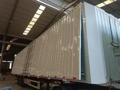 Spread Wing Semi-trailer